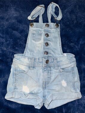 2-3T H&M Light Wash Denim girls Short Overalls